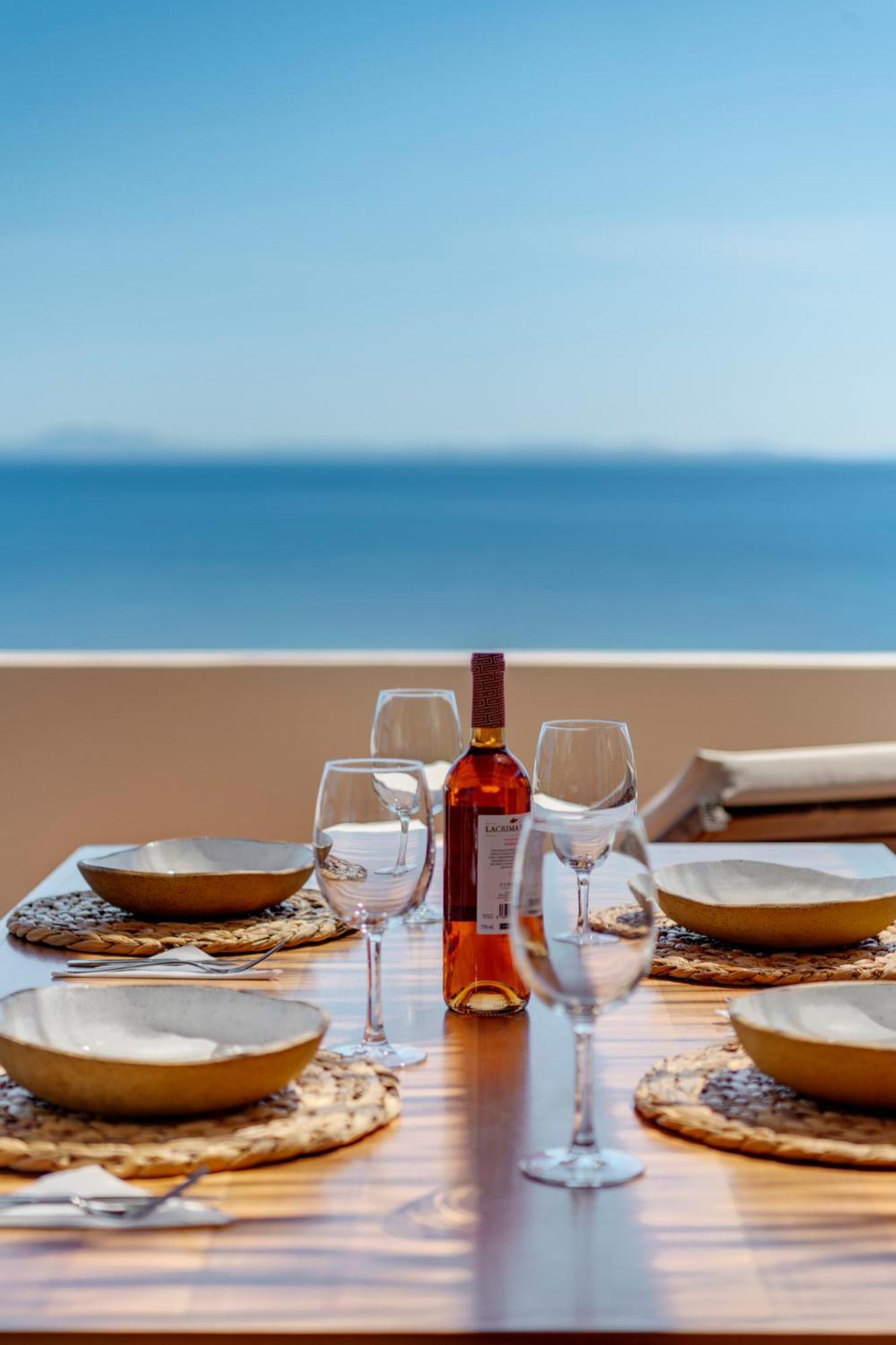 Lalari Beach Suites Vári Extérieur photo