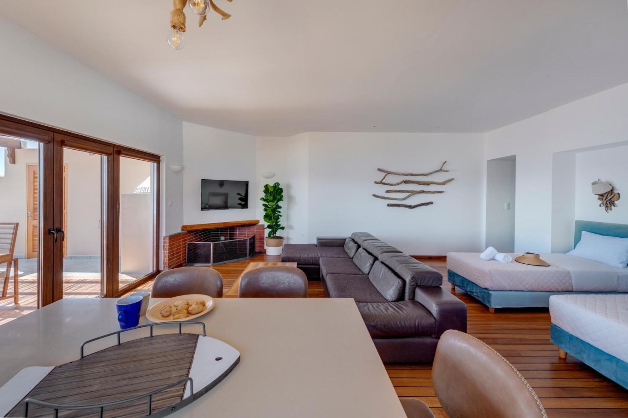 Lalari Beach Suites Vári Extérieur photo