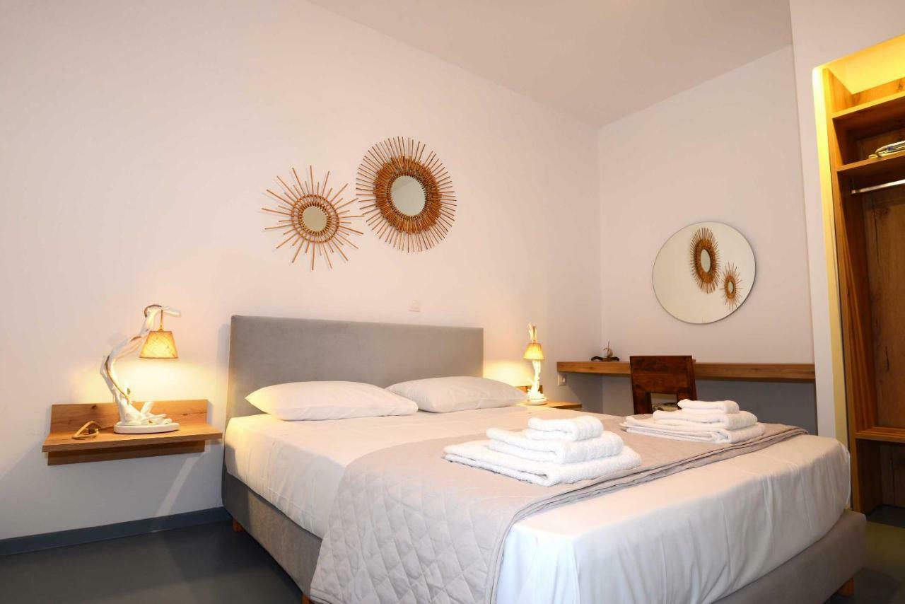 Lalari Beach Suites Vári Extérieur photo